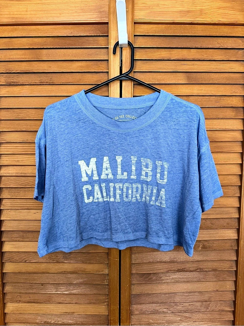 Aeropostale Cropped Boyfriend Graphic Tee in Blue Size Medium